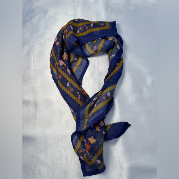 Chan Luu Floral Patterned Scarf - Picture 8 of 9